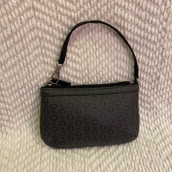 Vintage wristlet by GUESS - Picture 2 of 6